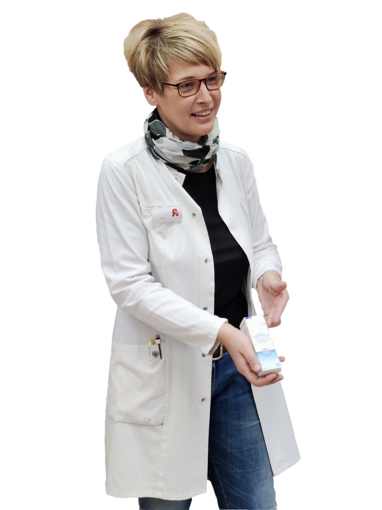 Eine Mitarbeiterin der Markt-Apotheke bei der Beratung